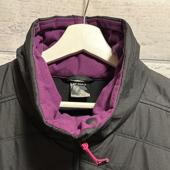 ASICS Winter Run Black Jacket - Picture 6 of 13